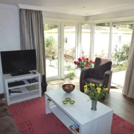Vakantiechalet P11 Europarcs De Veluwe בקתה